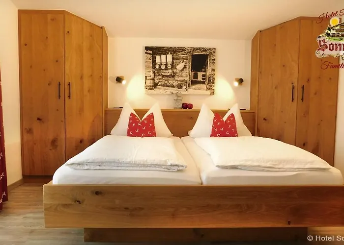 Hotel-gasthof-sonneck فندق