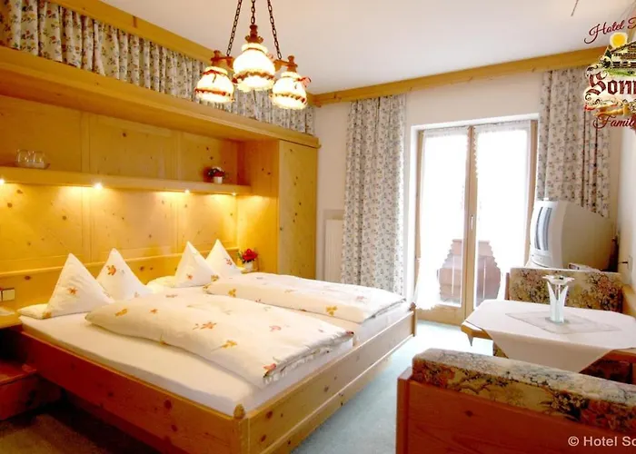 Hotel-gasthof-sonneck فندق ريت ام وينكل